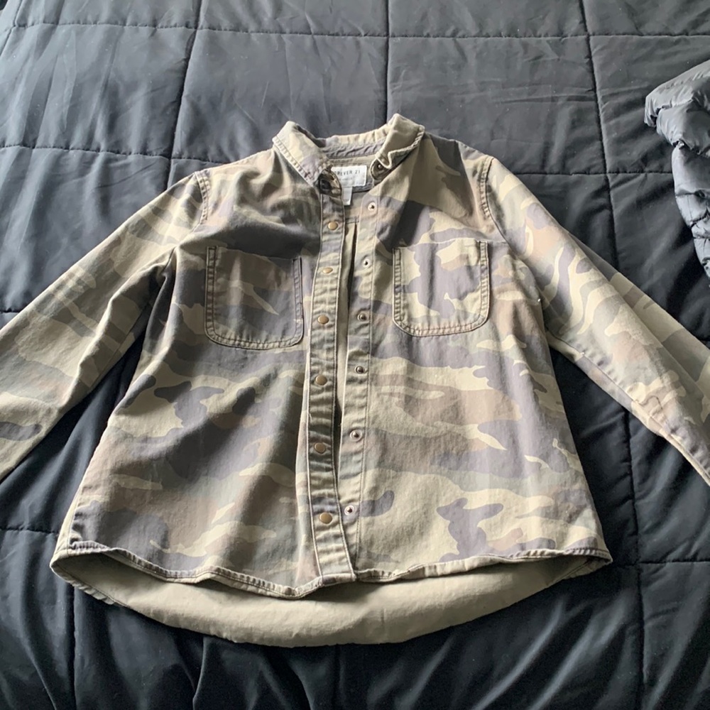 Forever 21 Camo Button Up Shirt/Jacket